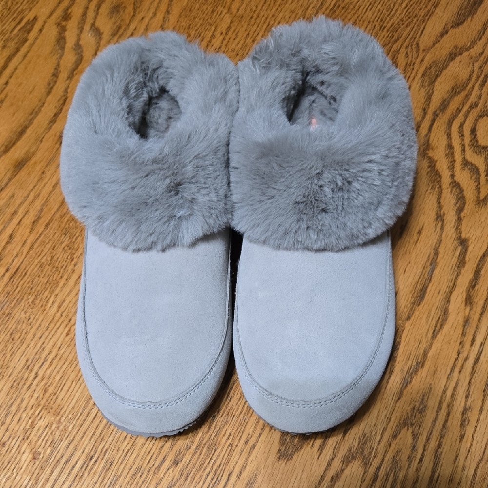 Sorel Women’s Light Gray Faux-Fur Slip-Ons